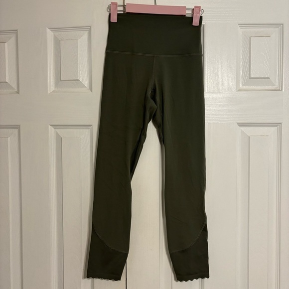 Lululemon Align Scalloped Hem High-Rise Pant 25"
Grey Sage - Picture 2 of 9